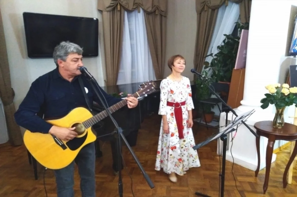 
        Пой свою мелодию! Певица о бардах, бизнесе и необитаемом острове    