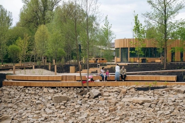 
        Нагадили донельзя. Вход на Голубые озера в Казани сделают платным    