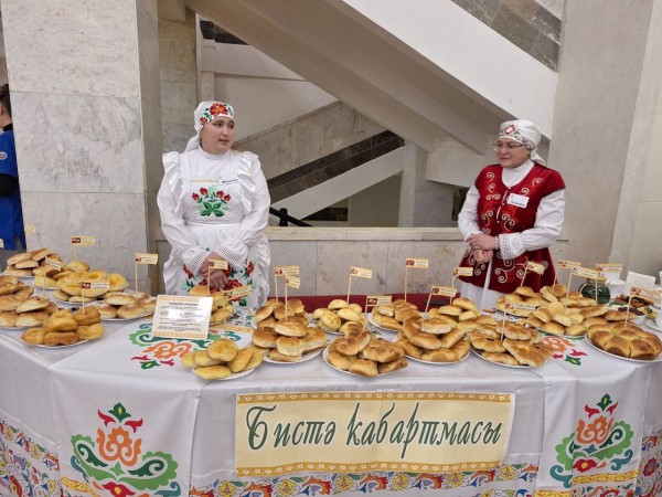 Родина театральных актеров, пуховые платки и кабартма: в Казани прошел День культуры Рыбно-Слободского района (ФОТО)