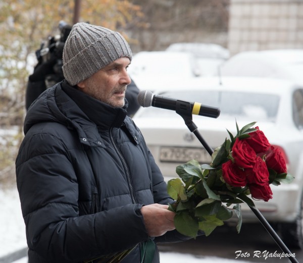 В Казани установили мемориальную доску в честь Марселя Салимжанова (ФОТО)