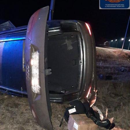 Погиб сам, а пассажиров отправил в больницу: в Татарстане Audi улетел в кювет Погиб сам, а пассажиров отправил в больницу: в Татарстане Audi улетел в кювет