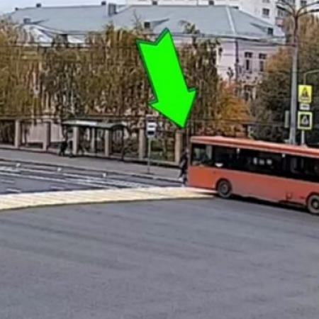 30-летний казанец скончался в больнице после того, как попал под колеса маршрутки 30-летний казанец скончался в больнице после того, как попал под колеса маршрутки