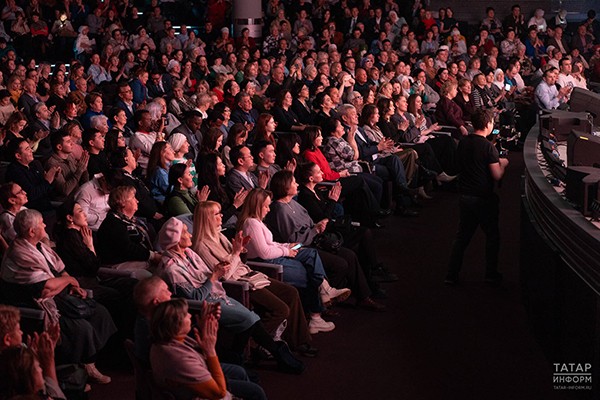 32 номера и танцы зрителей: посвященный Каракалпакстану концерт прошел в Казани (ФОТО)