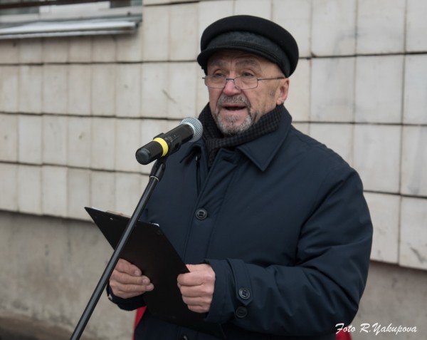 В Казани установили мемориальную доску в честь Марселя Салимжанова (ФОТО)