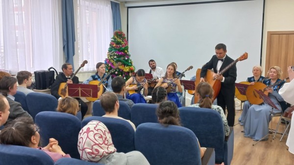 Артисты Государственного оркестра народных инструментов РТ провели благотворительный концерт (ФОТО) Артисты Государственного оркестра народных инструментов РТ провели благотворительный концерт (ФОТО)