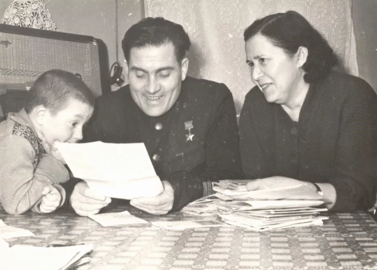 
        Всем бедам вопреки. Вымыслы и правда о легендарном летчике Михаиле Девятаеве    