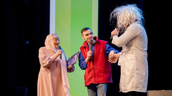 Дилияр Бурганов стал победителем Татарской лиги КВН «Әйдә, ШаяРТ!» Дилияр Бурганов стал победителем Татарской лиги КВН «Әйдә, ШаяРТ!»