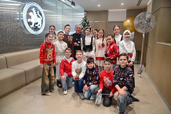 Звезды &laquo;Шаян ТВ&raquo; встретились с Рустамом Миннихановым (ФОТО)