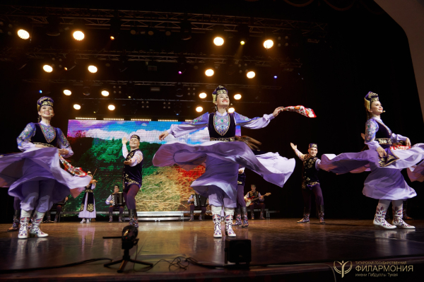 В рамках &laquo;Филармониады&raquo; состоялся юбилейный концерт Государственного ансамбля фольклорной музыки РТ (ФОТО)
