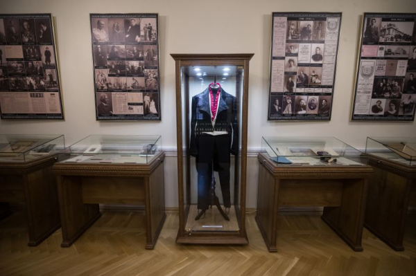 
        Где в Казани Мельпомена и Талия подружились с кино?    