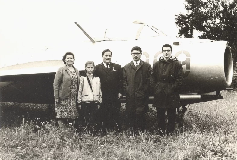 
        Всем бедам вопреки. Вымыслы и правда о легендарном летчике Михаиле Девятаеве    