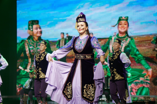 В рамках &laquo;Филармониады&raquo; состоялся юбилейный концерт Государственного ансамбля фольклорной музыки РТ (ФОТО)