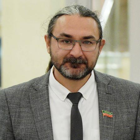 Зайниев станет директором театра Камала