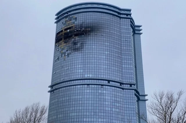 Крематорий вместо общежития. На ферме в Елабуге заживо сгорели шесть рабочих
Крематорий вместо общежития. На ферме в Елабуге заживо сгорели шесть рабочих