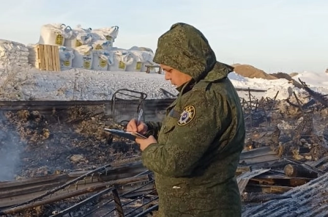 Крематорий вместо общежития. На ферме в Елабуге заживо сгорели шесть рабочих
Крематорий вместо общежития. На ферме в Елабуге заживо сгорели шесть рабочих