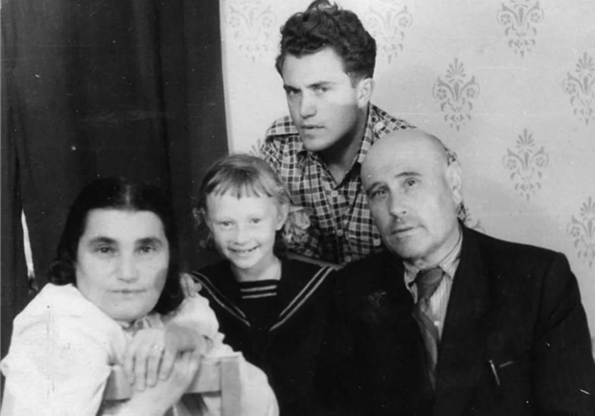 
        Что общего у дочери казанского аптекаря и режиссёра Галины Волчек?    