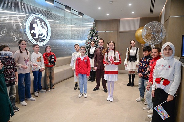 Звезды &laquo;Шаян ТВ&raquo; встретились с Рустамом Миннихановым (ФОТО)