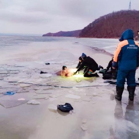 В Приморье супруги утонули в автомобиле, провалившись под лед