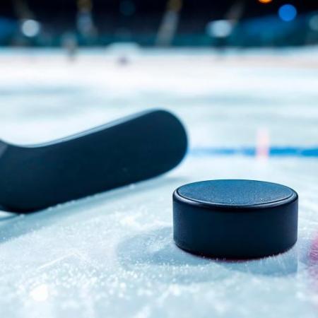 В Казани игрок умер во время любительского хоккейного матча