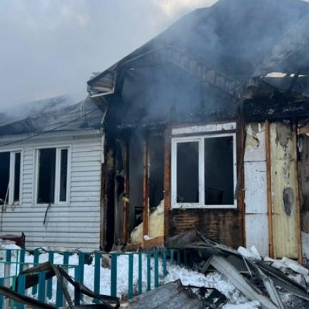 В Башкирии из-за зарядки для телефона сгорел дом