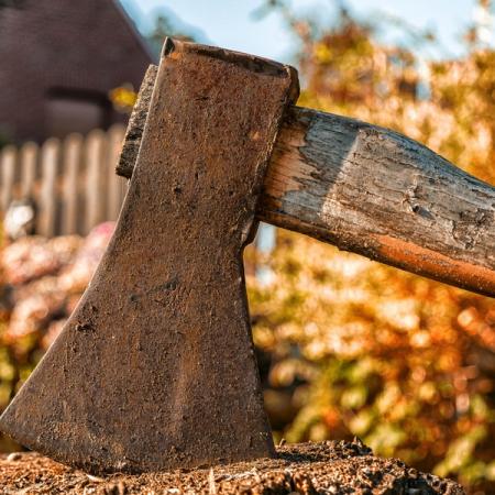 В Набережных Челнах перед судом предстанет мужчина, зарубивший знакомую топором В Набережных Челнах перед судом предстанет мужчина, зарубивший знакомую топором