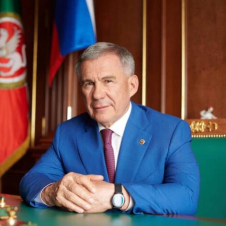 Минниханов поздравил жителей республики с Международным женским днем Минниханов поздравил жителей республики с Международным женским днем