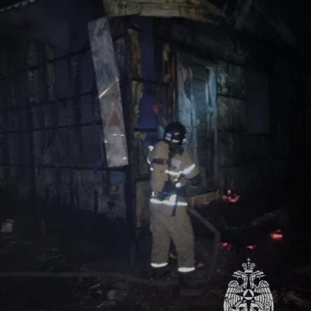 В Татарстане молния сожгла дом В Татарстане молния сожгла дом