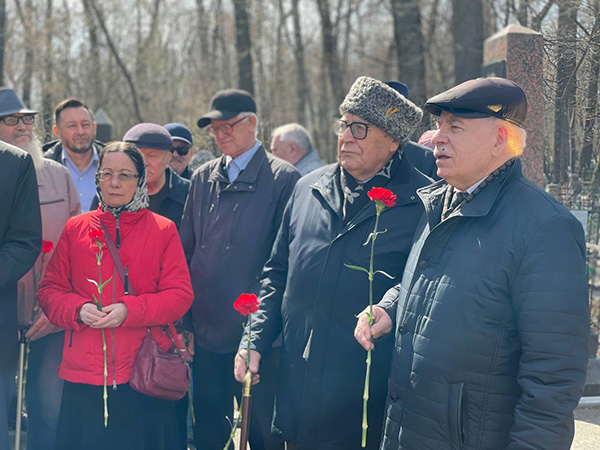 В Казани почтили память великого татарского поэта Габдуллы Тукая (ФОТО)