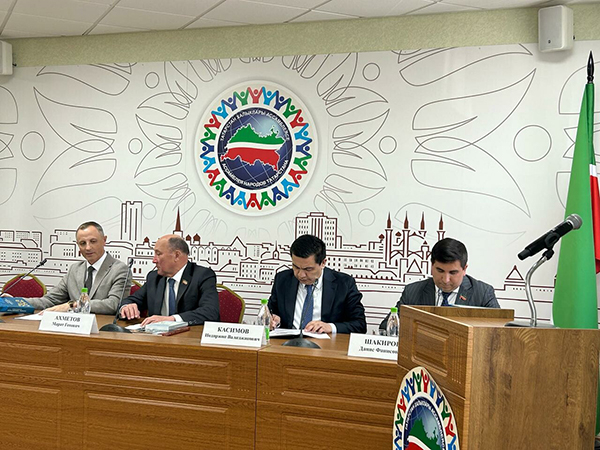 Институт татарской энциклопедии представил сборник &laquo;Татары Узбекистана&raquo; (ФОТО)