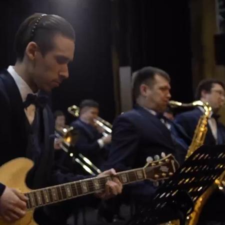 Филармонический джаз-оркестр РТ выпустил клип в честь дня рождения советского и российского джазмена Олега Лундстрема (ВИДЕО)