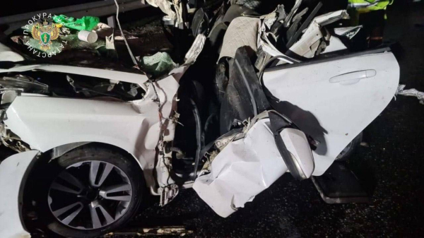 На трассе в РТ цементовоз врезался в легковушки на светофоре, четыре человека погибли (ФОТО)