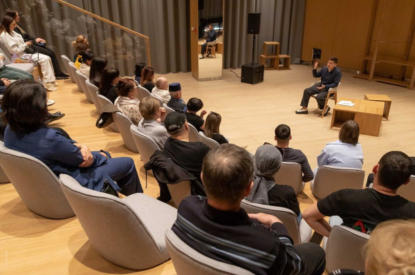 Айдар Заббаров провел мастер-класс для любительских театральных коллективов (ФОТО)