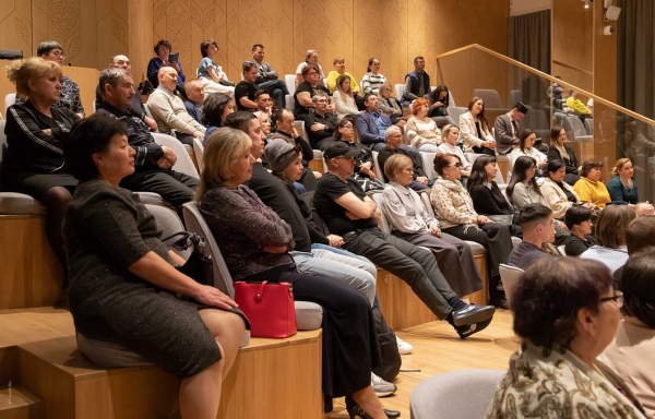 Айдар Заббаров провел мастер-класс для любительских театральных коллективов (ФОТО)