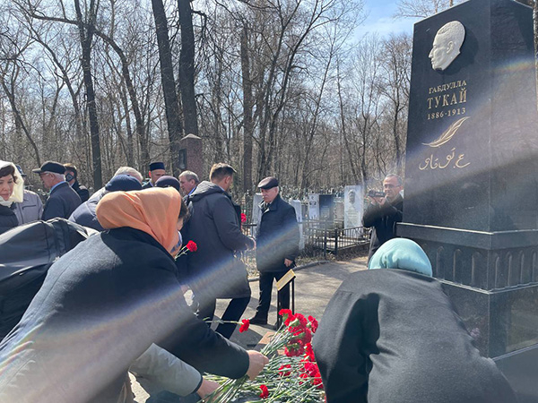 В Казани почтили память великого татарского поэта Габдуллы Тукая (ФОТО)