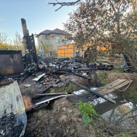МЧС: пять детей погибли в результате пожара в частном доме в Астрахани