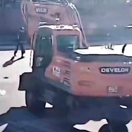 В Казани насмерть сбивший пенсионерку экскаваторщик узнал о трагедии только от полицейских (ВИДЕО)