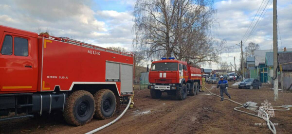Пытаясь потушить горящий дом, житель Татарстана получил серьезные ожоги (ФОТО) Пытаясь потушить горящий дом, житель Татарстана получил серьезные ожоги (ФОТО)