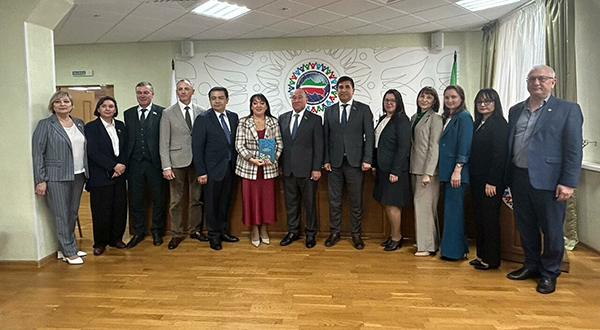 Институт татарской энциклопедии представил сборник &laquo;Татары Узбекистана&raquo; (ФОТО)