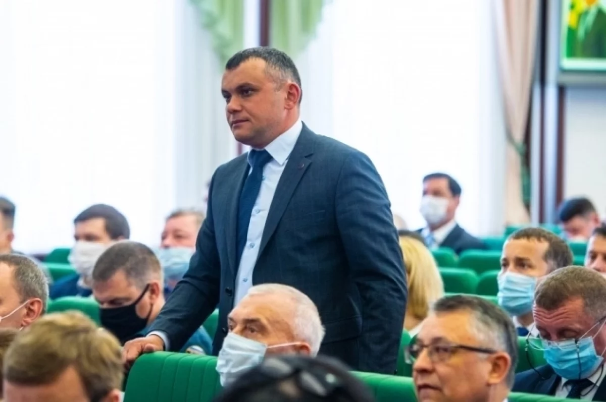 
        Лживый рекрутер. Чиновник из Нижнекамска наживался на военных выплатах    