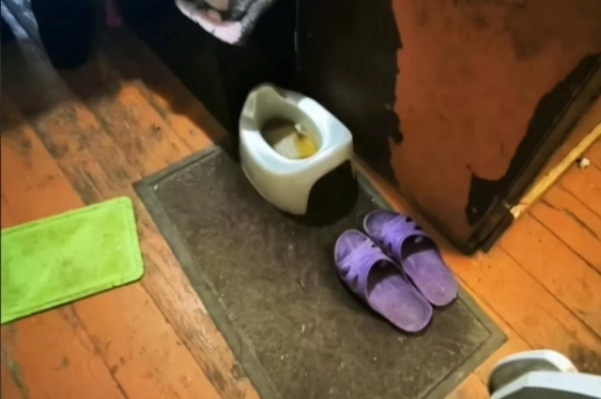 Была как затравленный зверёк. В казанской квартире нашли девочку-маугли
Была как затравленный зверёк. В казанской квартире нашли девочку-маугли