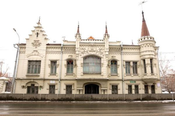 
        Какую женщину Тукай считал вторым солнцем?    