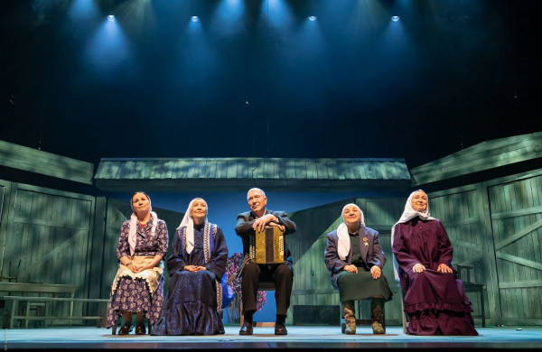 В новом здании театра Камала состоялась премьера спектакля "Матери ждут сыновей" (ФОТО) В новом здании театра Камала состоялась премьера спектакля "Матери ждут сыновей" (ФОТО)