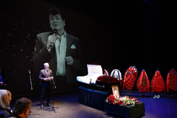 В Уфе началась церемония прощания с Фиданом Гафаровым (ФОТО) В Уфе началась церемония прощания с Фиданом Гафаровым (ФОТО)