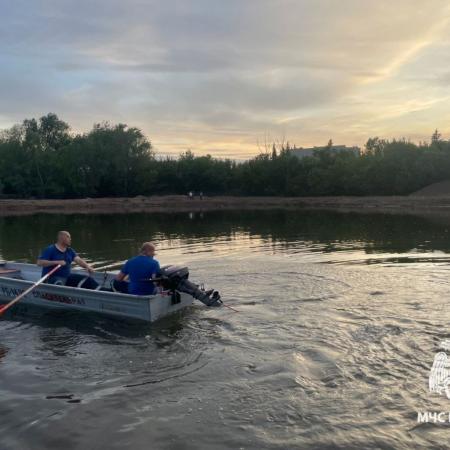 В Башкирии на реке Ашкадар спасатели ищут ушедшего под воду мальчика
