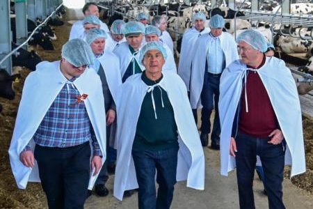 Рустам Минниханов и Марат Зяббаров с рабочей поездкой посетили муниципальные районы Татарстана