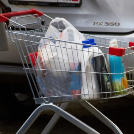 Стало известно, какие продукты и услуги в Татарстане за год подорожали больше всего