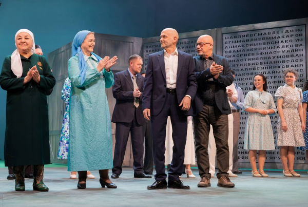 В новом здании театра Камала состоялась премьера спектакля "Матери ждут сыновей" (ФОТО) В новом здании театра Камала состоялась премьера спектакля "Матери ждут сыновей" (ФОТО)