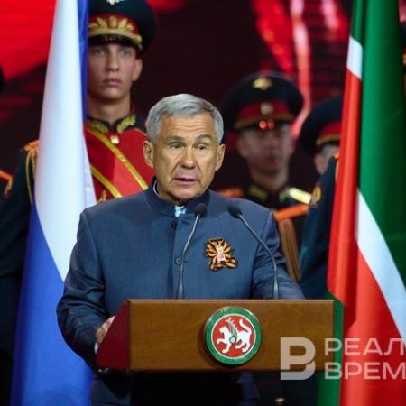 Рустам Минниханов поздравил татарстанцев с 80-й годовщиной Победы Рустам Минниханов поздравил татарстанцев с 80-й годовщиной Победы