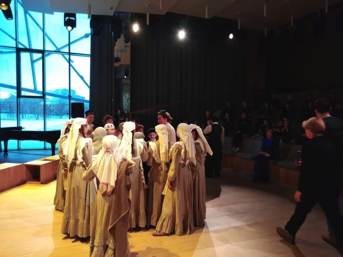 
        Какую женщину Тукай считал вторым солнцем?    