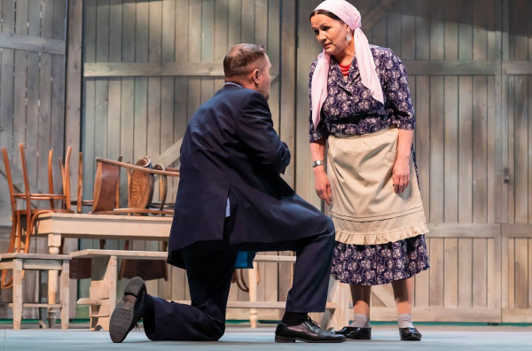 В новом здании театра Камала состоялась премьера спектакля "Матери ждут сыновей" (ФОТО) В новом здании театра Камала состоялась премьера спектакля "Матери ждут сыновей" (ФОТО)